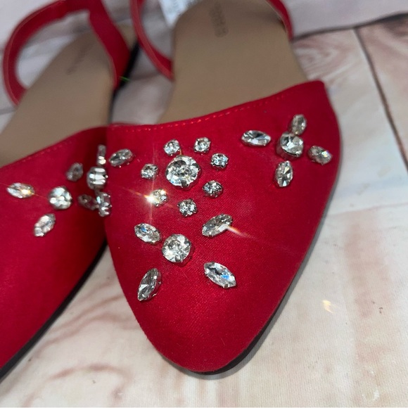 NWT TORRID Sz 8.5 WW RED EMBELLISHED FAUX SUEDE SLINGBACK FLATS ALMOND TOE - Picture 5 of 8